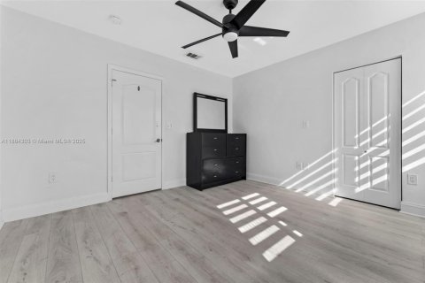 Touwnhouse à vendre à Miami Lakes, Floride: 2 chambres, 117.06 m2 № 1930264 - photo 20