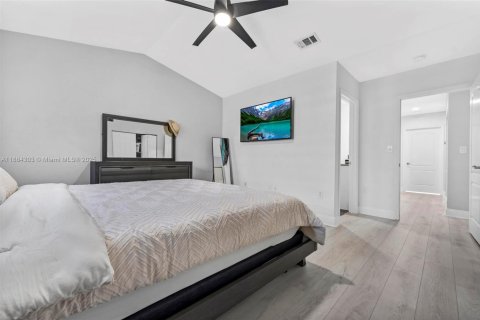 Touwnhouse à vendre à Miami Lakes, Floride: 2 chambres, 117.06 m2 № 1930264 - photo 13