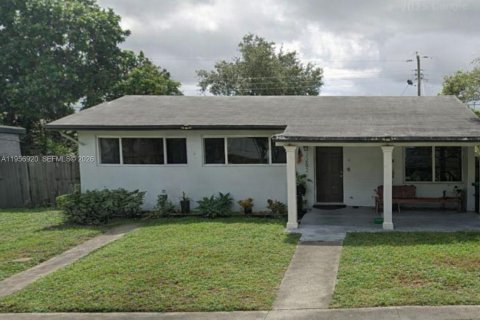 Casa en Miami Gardens, Florida 4 dormitorios, 104.05 m2 № 2010766