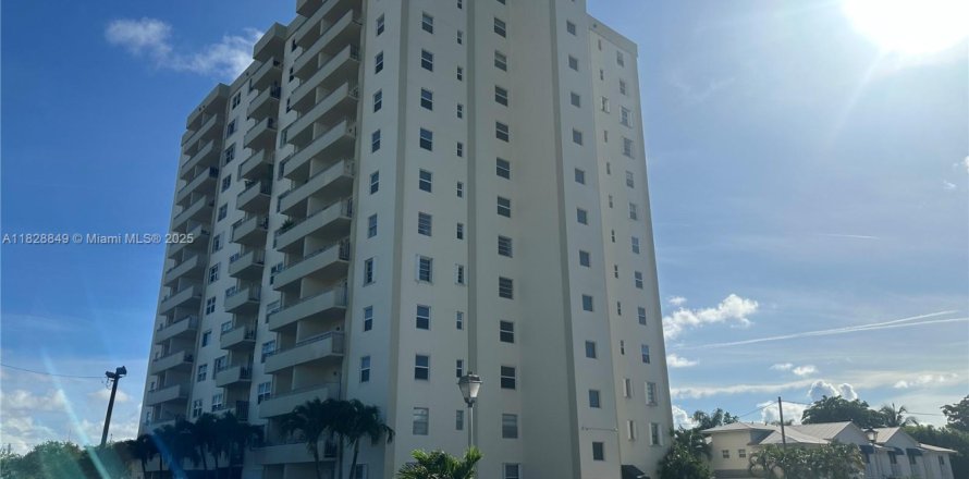 Condominio en Fort Lauderdale, Florida, 1 dormitorio  № 1804414