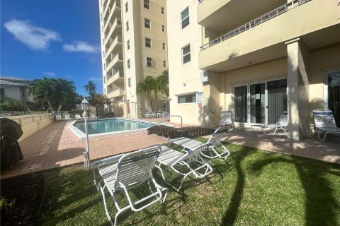 Condominio en venta en Fort Lauderdale, Florida, 1 dormitorio, 64.1 m2 № 1804414 - foto 29