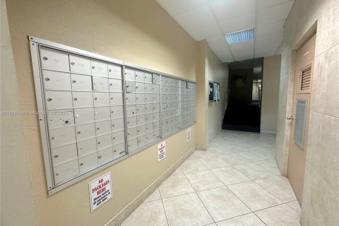 Condominio en venta en Fort Lauderdale, Florida, 1 dormitorio, 64.1 m2 № 1804414 - foto 25