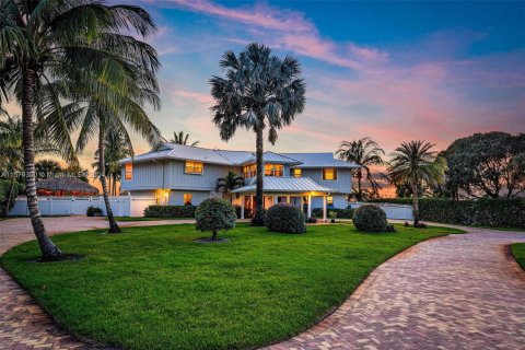 Casa en Stuart, Florida 6 dormitorios, 480.86 m2 № 2079209