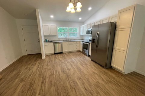 Casa en alquiler en Floral City, Florida, 3 dormitorios, 124.49 m2 № 1914909 - foto 3