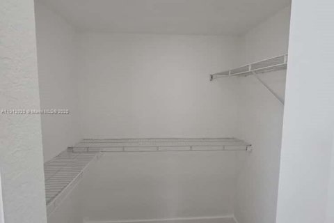 Снять в аренду квартиру в Майами-Бич, Флорида 2 спальни, 102.19м2, № 1968969 - фото 16