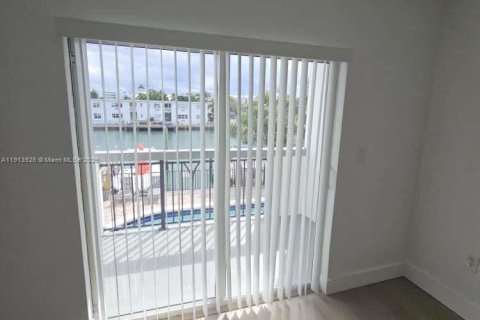 Снять в аренду квартиру в Майами-Бич, Флорида 2 спальни, 102.19м2, № 1968969 - фото 8