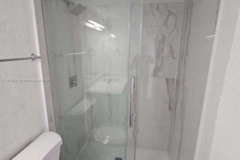 Снять в аренду квартиру в Майами-Бич, Флорида 2 спальни, 102.19м2, № 1968969 - фото 21