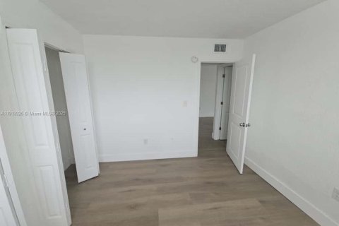 Снять в аренду квартиру в Майами-Бич, Флорида 2 спальни, 102.19м2, № 1968969 - фото 18