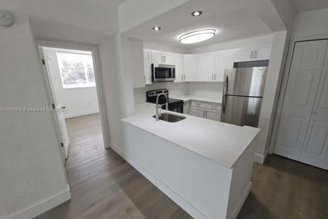 Снять в аренду квартиру в Майами-Бич, Флорида 2 спальни, 102.19м2, № 1968969 - фото 5