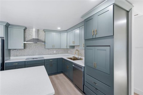 Casa en venta en Saint Petersburg, Florida, 3 dormitorios, 183.02 m2 № 2220337 - foto 4