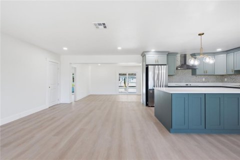 Casa en venta en Saint Petersburg, Florida, 3 dormitorios, 183.02 m2 № 2220337 - foto 8