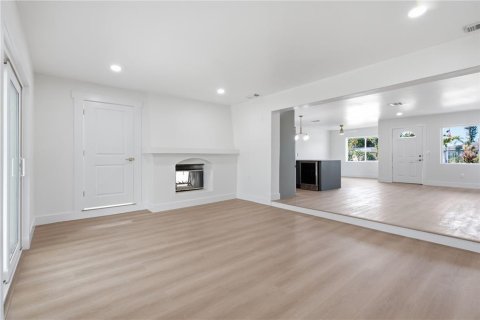 Casa en venta en Saint Petersburg, Florida, 3 dormitorios, 183.02 m2 № 2220337 - foto 10