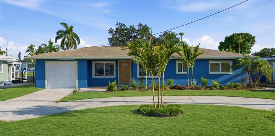 Casa en Saint Petersburg, Florida 3 dormitorios, 183.02 m2 № 2220337