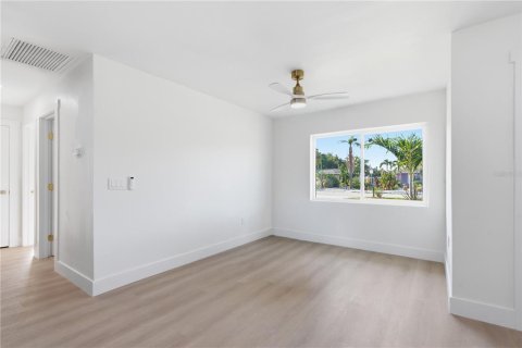 Casa en venta en Saint Petersburg, Florida, 3 dormitorios, 183.02 m2 № 2220337 - foto 19