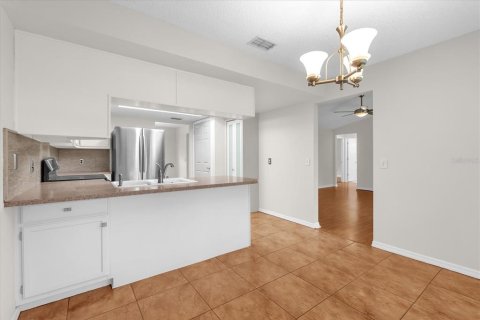 House in Deltona, Florida 3 bedrooms, 157.66 sq.m. № 1810936 - photo 12