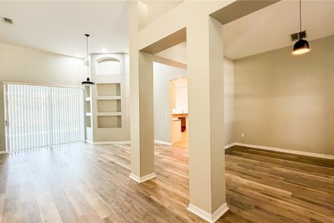 Купить виллу или дом в Дэвенпорт, Флорида 10 комнат, 253.99м2, № 2157218 - фото 3