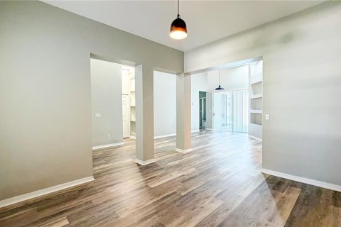 Купить виллу или дом в Дэвенпорт, Флорида 10 комнат, 253.99м2, № 2157218 - фото 5