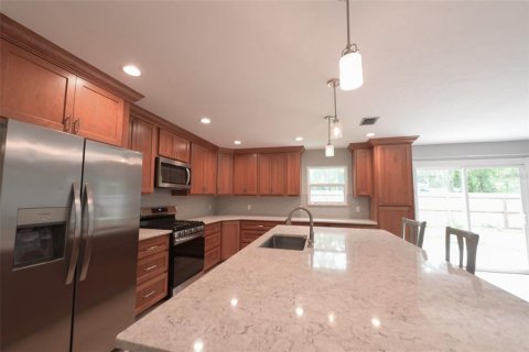 House in Gainesville, Florida 3 bedrooms, 130.06 sq.m. № 2226380 - photo 3