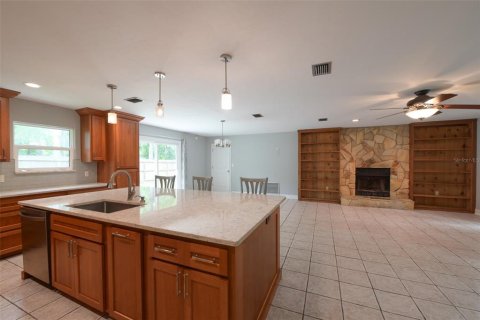 House in Gainesville, Florida 3 bedrooms, 130.06 sq.m. № 2226380 - photo 4