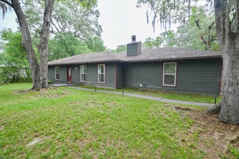 House in Gainesville, Florida 3 bedrooms, 130.06 sq.m. № 2226380