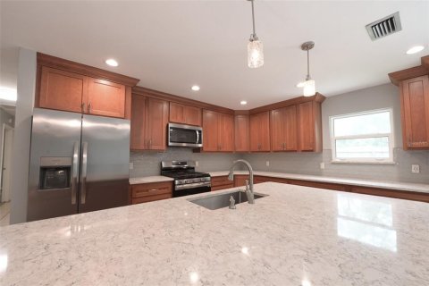House in Gainesville, Florida 3 bedrooms, 130.06 sq.m. № 2226380 - photo 2