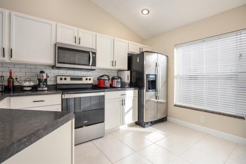 House in Kissimmee, Florida 4 bedrooms, 113.34 sq.m. № 1517943 - photo 4