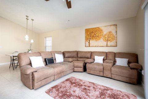 House in Kissimmee, Florida 4 bedrooms, 113.34 sq.m. № 1517943 - photo 9