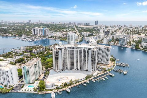 Condo in Miami Beach, Florida, 3 bedrooms  № 1842416 - photo 26