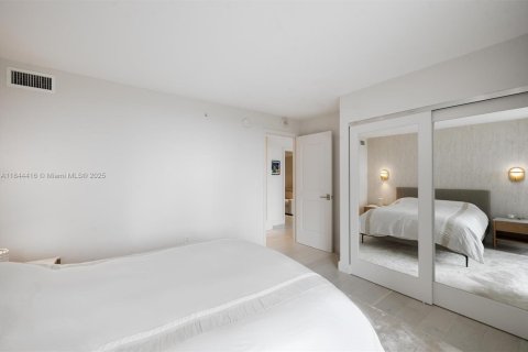 Condo in Miami Beach, Florida, 3 bedrooms  № 1842416 - photo 24