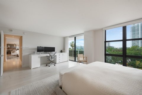 Condo in Miami Beach, Florida, 3 bedrooms  № 1842416 - photo 16