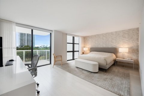Condo in Miami Beach, Florida, 3 bedrooms  № 1842416 - photo 15