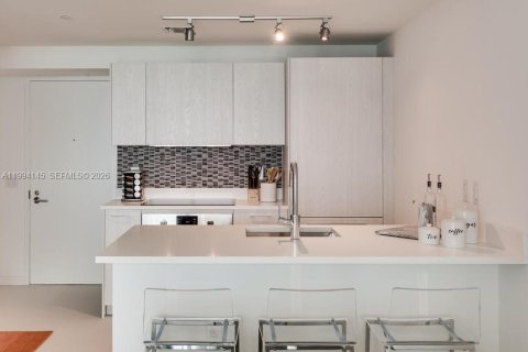 Купить кондоминиум в Майами, Флорида 1 спальня, 61.5м2, № 2055836 - фото 2