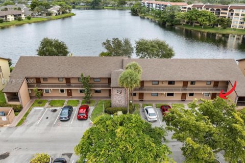 Condo in Sunrise, Florida, 2 bedrooms  № 2003025 - photo 29