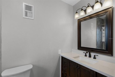 Condo in Apopka, Florida, 2 bedrooms  № 1915129 - photo 13