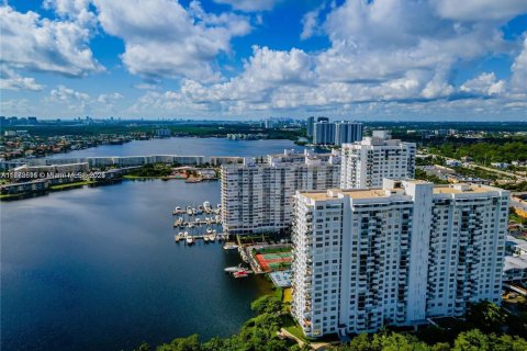Copropriété à vendre à Aventura, Floride: 2 chambres, 98.29 m2 № 1713971 - photo 3