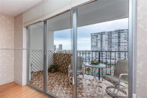 Copropriété à vendre à Aventura, Floride: 2 chambres, 98.29 m2 № 1713971 - photo 5