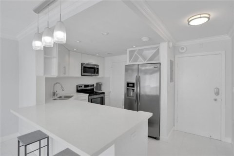 Copropriété à vendre à Pompano Beach, Floride: 2 chambres, 100.33 m2 № 2401907 - photo 12