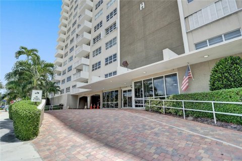 Copropriété à vendre à Pompano Beach, Floride: 2 chambres, 100.33 m2 № 2401907 - photo 3