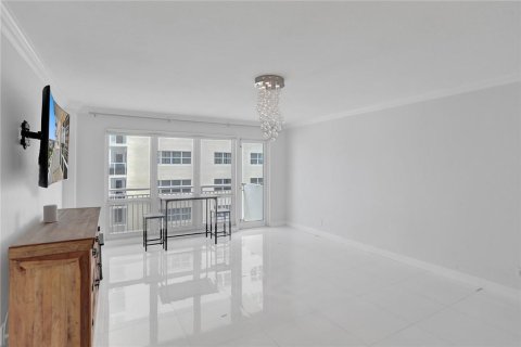 Copropriété à vendre à Pompano Beach, Floride: 2 chambres, 100.33 m2 № 2401907 - photo 6
