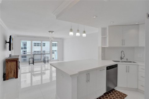Copropriété à vendre à Pompano Beach, Floride: 2 chambres, 100.33 m2 № 2401907 - photo 4