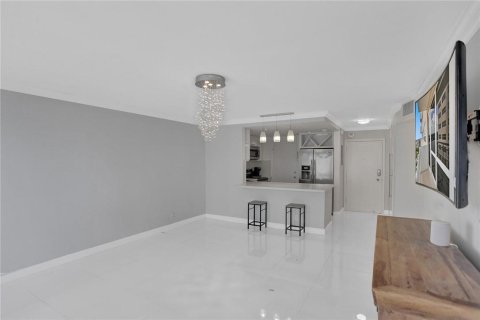 Copropriété à vendre à Pompano Beach, Floride: 2 chambres, 100.33 m2 № 2401907 - photo 8