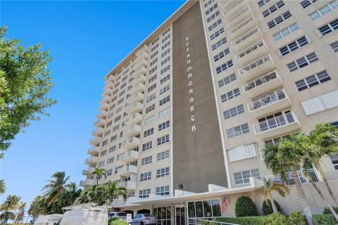 Condo à Pompano Beach, Floride, 2 chambres  № 2401907