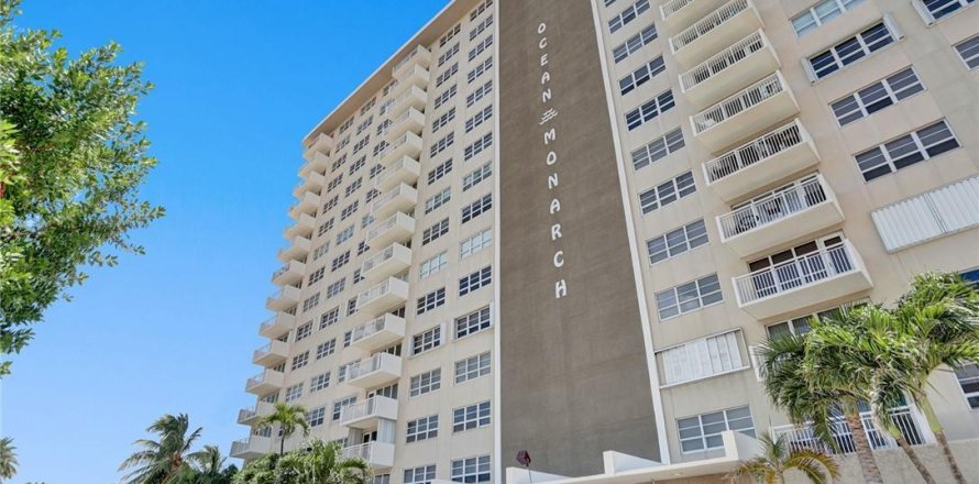 Condo à Pompano Beach, Floride, 2 chambres  № 2401907