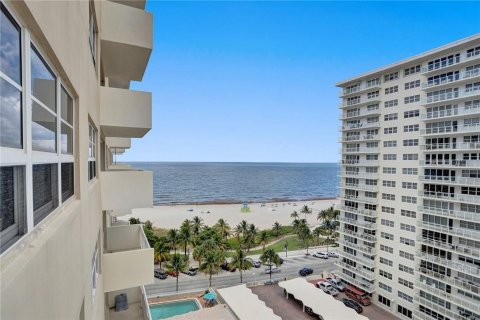 Copropriété à vendre à Pompano Beach, Floride: 2 chambres, 100.33 m2 № 2401907 - photo 28