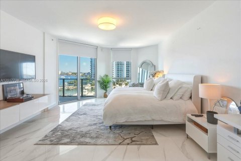 Copropriété à vendre à North Miami Beach, Floride: 2 chambres, 159.61 m2 № 2253491 - photo 10