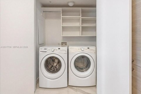 Copropriété à vendre à North Miami Beach, Floride: 2 chambres, 159.61 m2 № 2253491 - photo 15