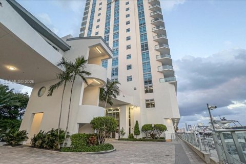 Copropriété à vendre à North Miami Beach, Floride: 2 chambres, 159.61 m2 № 2253491 - photo 24