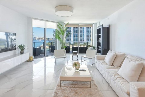 Copropriété à vendre à North Miami Beach, Floride: 2 chambres, 159.61 m2 № 2253491 - photo 4