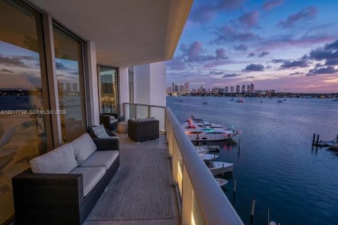 Condo à North Miami Beach, Floride, 2 chambres  № 2253491