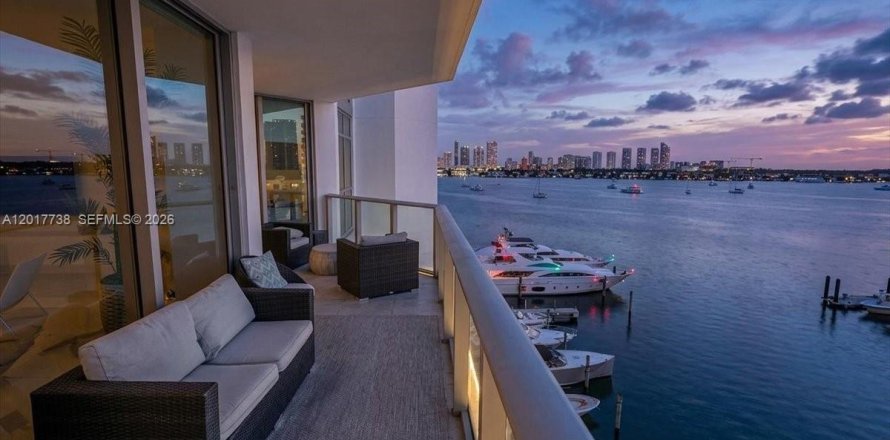 Condo à North Miami Beach, Floride, 2 chambres № 2253491